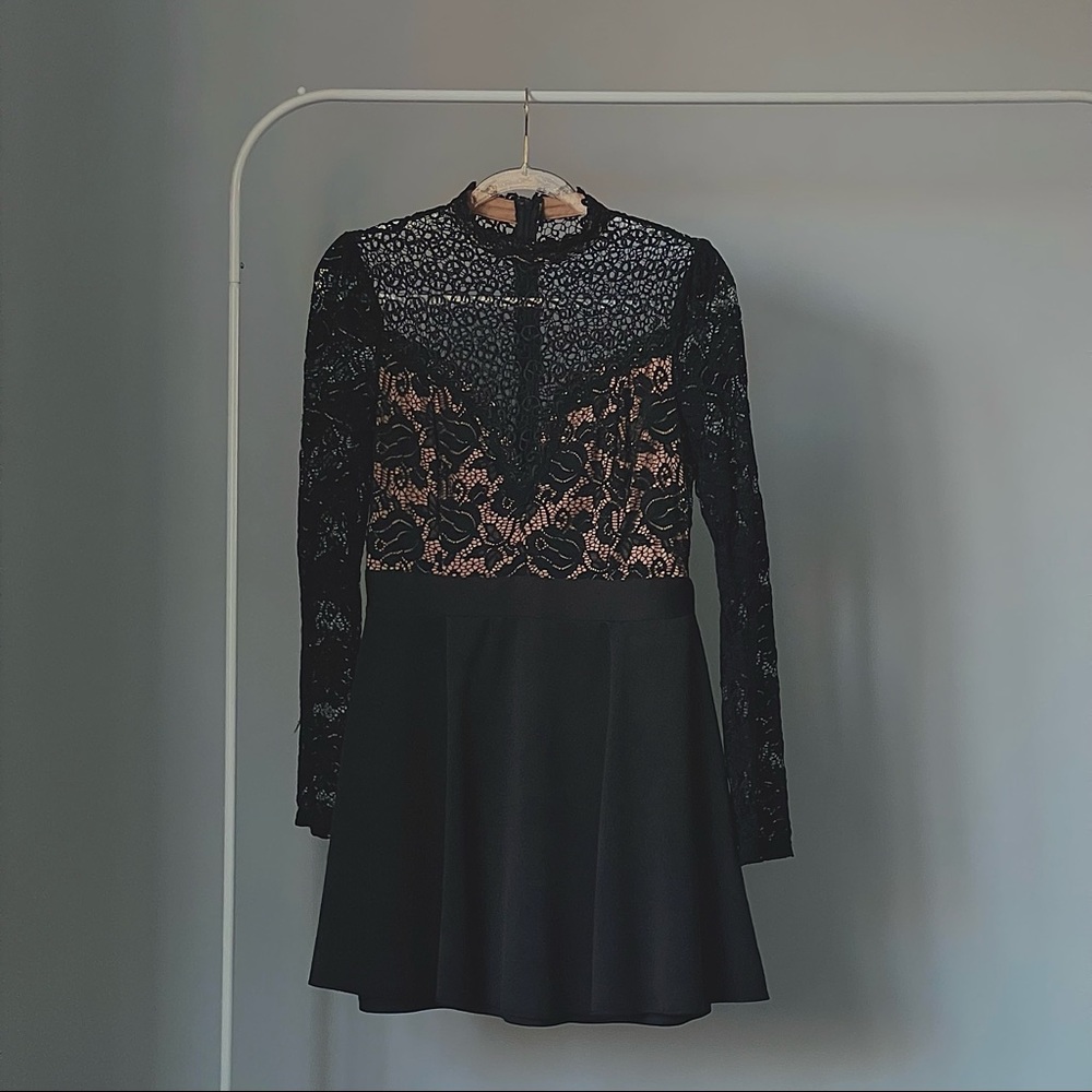 NIKIBIKI Black Guipure Long-sleeve Dress